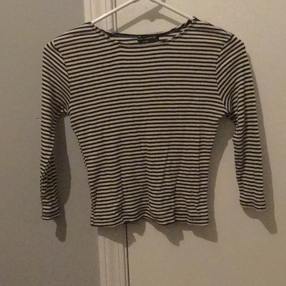 brandy melville black & white crop shirt
